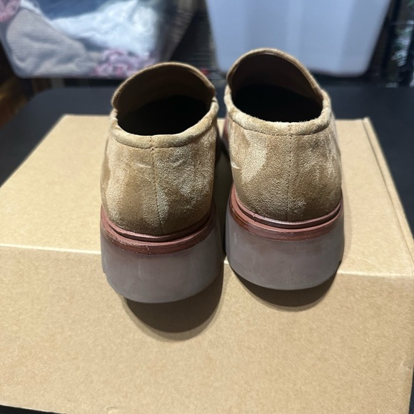 Vince ROBIN Tan light Suede platform lug sole Loafers in box 9 - Picture 5 of 9